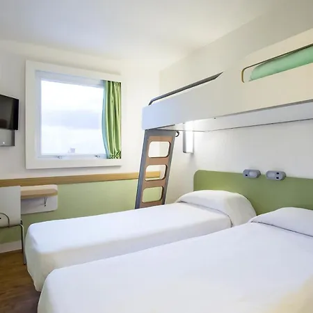 Отель Ibis Budget Paris Porte De 2*